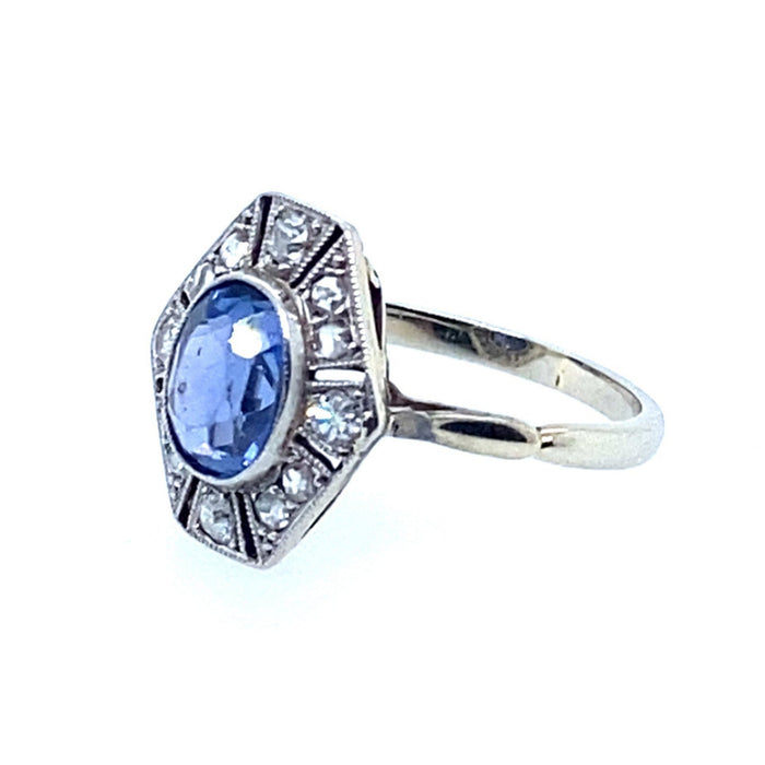 Art Déco platinum and natural sapphire ring