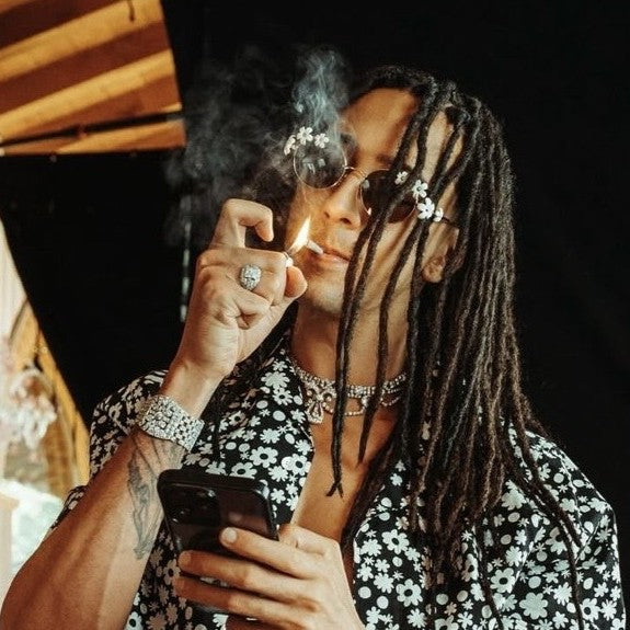 Ghali wears Pennisi Jewels in Chill Official Video