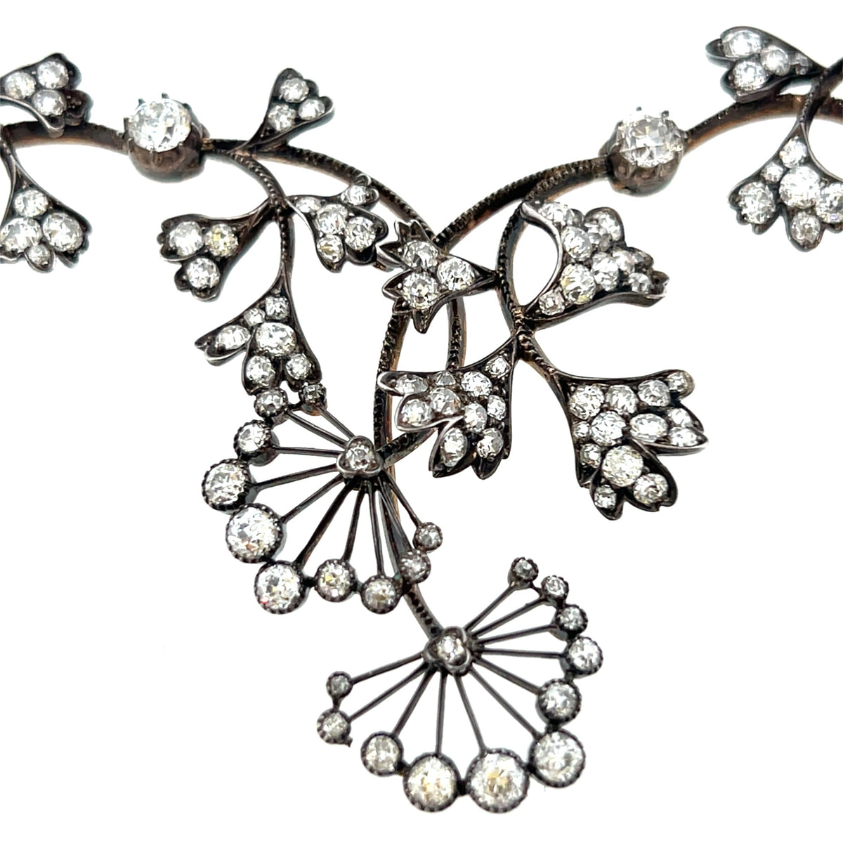 Collana floreale  antica con diamanti