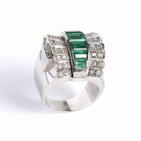 Art Déco platinum diamond and emerald ring, 1930 c.a.