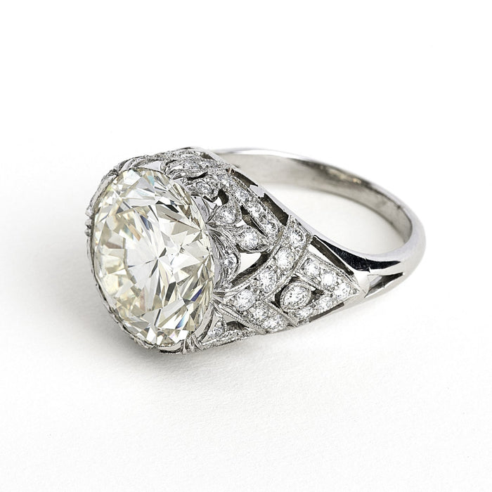 Important platinum and diamond solitaire ring. 11.21 carats