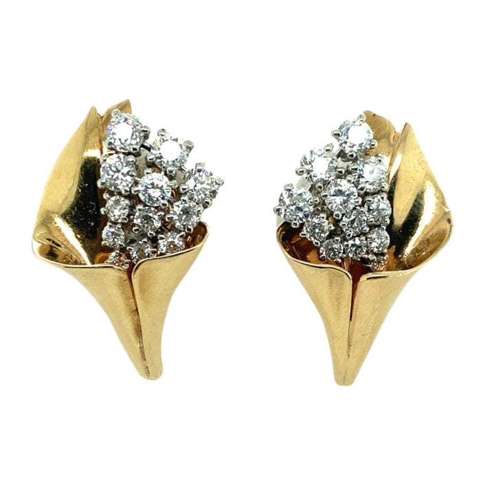 Orecchini Calla Lily in oro e diamanti, 1940 ca Mauboussin