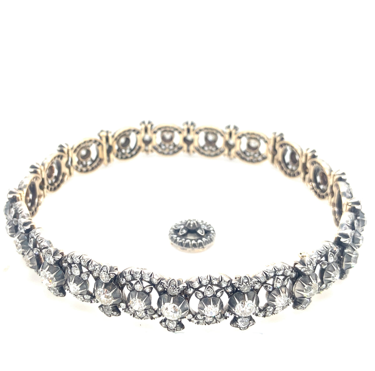 Important Antique diamond chocker necklace / twin bracelets