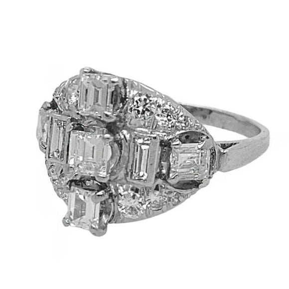 Anello Art Déco in oro bianco e diamanti con brillanti, 1935 c.a. 