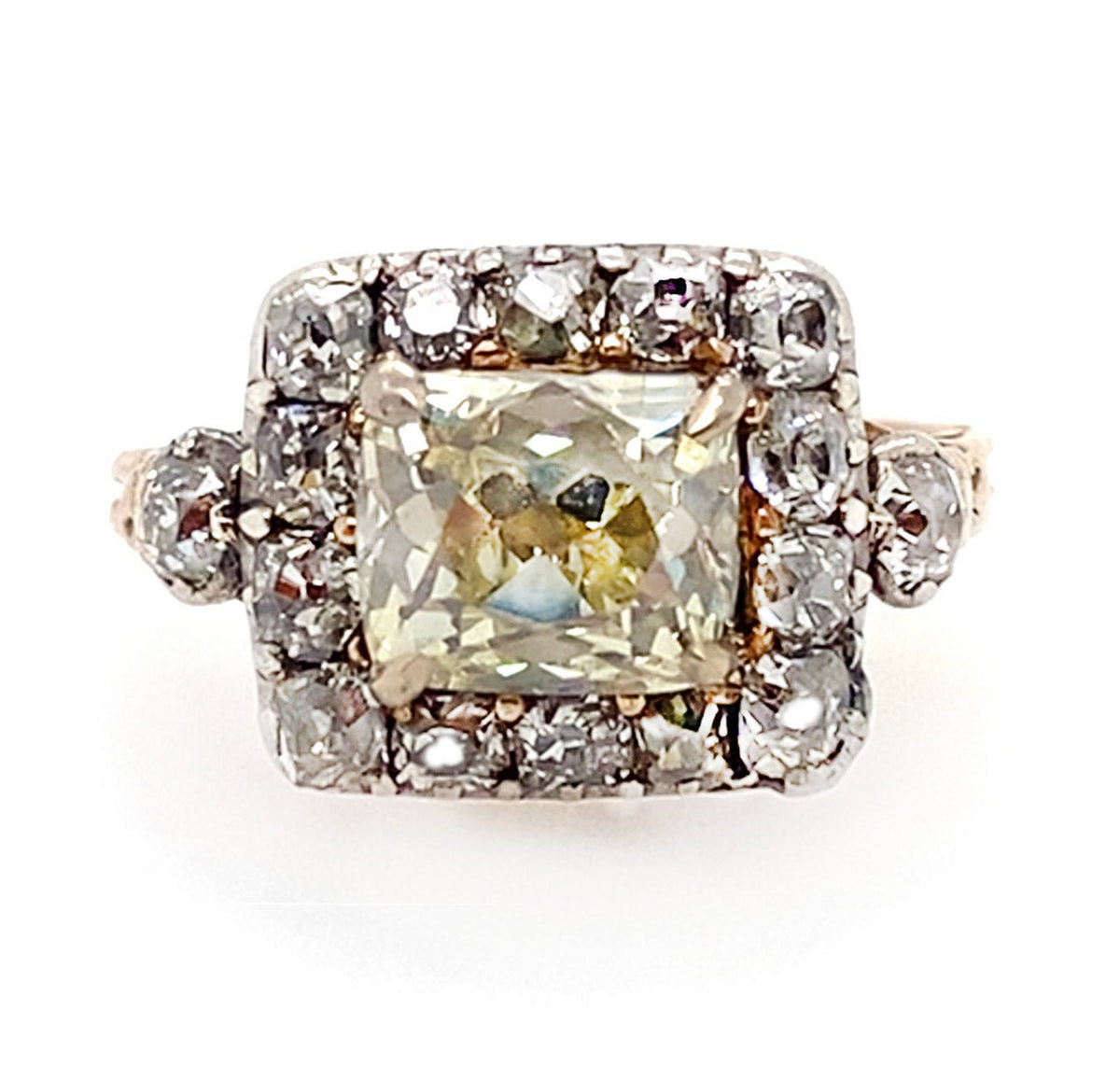 Anello antico in oro giallo e argento con diamanti 