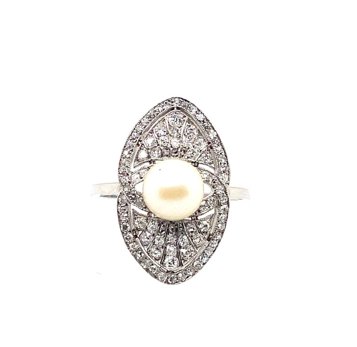 Anello in platino con diamanti e perla centrale 1910 c.a. 