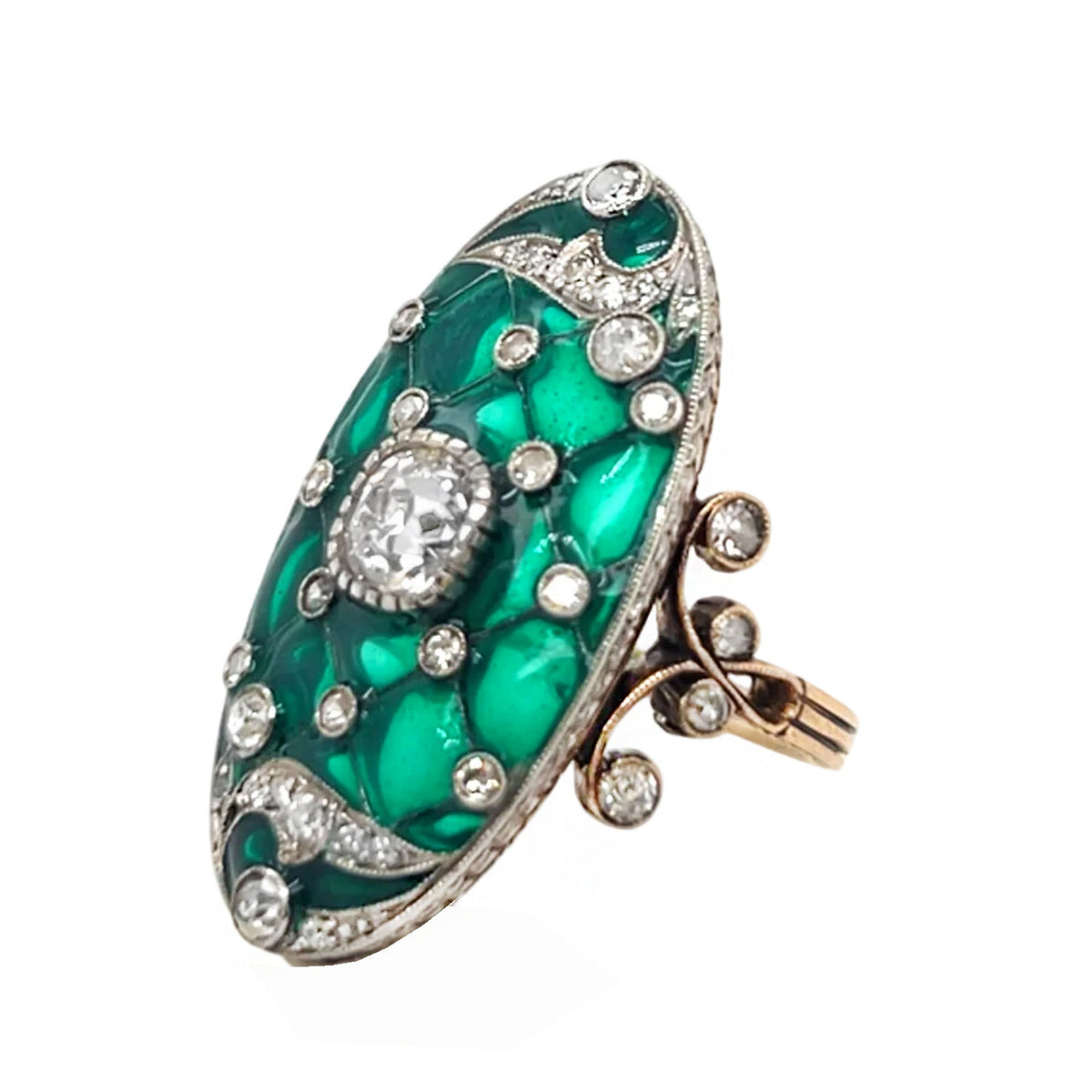 Anello Art Nouveau in oro diamanti e smalto verde, 1900 c.a. 