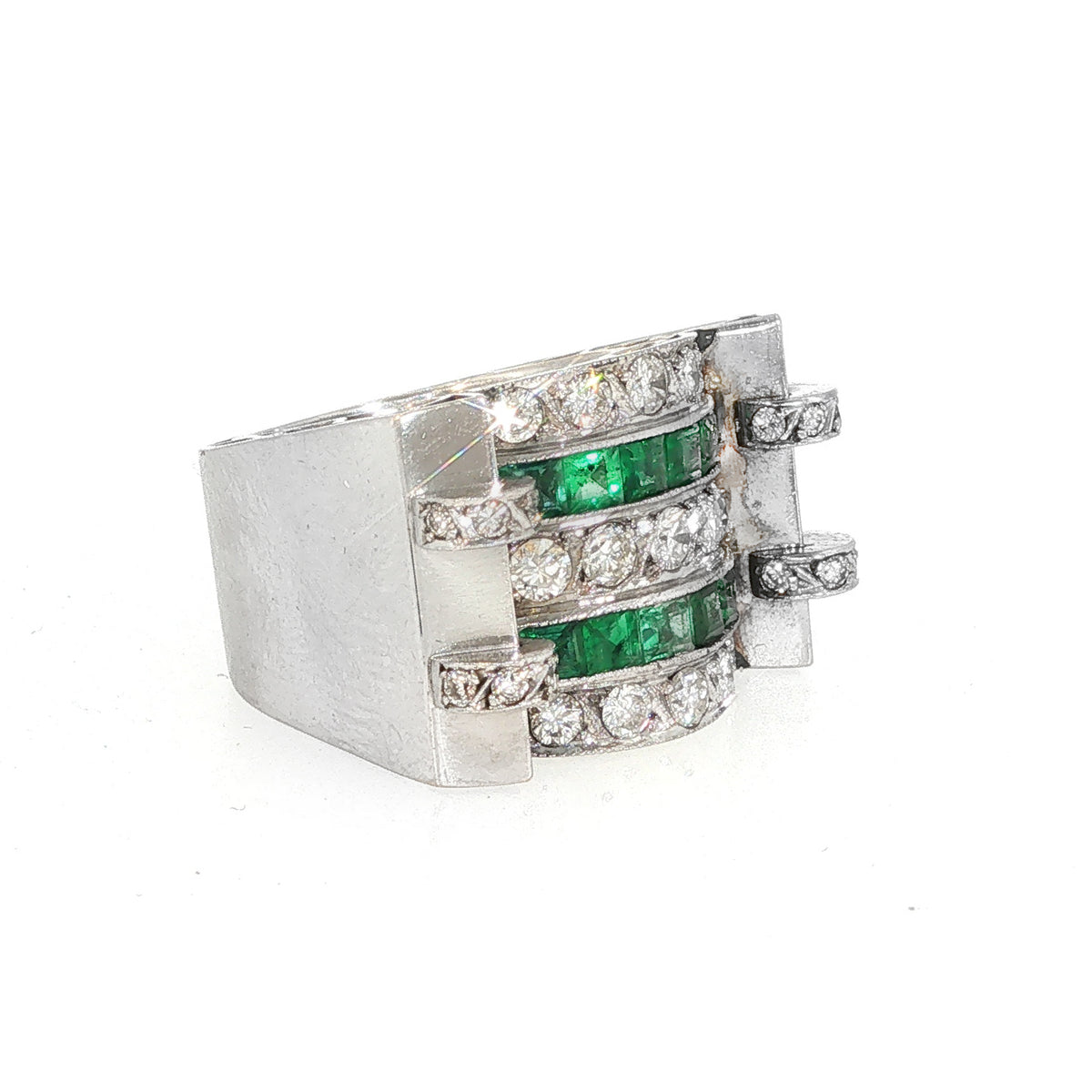 Anello Art Déco con diamanti e smeraldi 