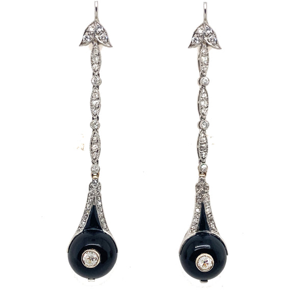 Boucles d'oreilles longues Art Déco en platine diamants et onyx