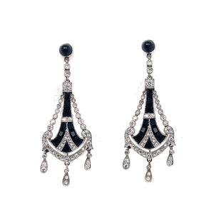 Paio di delicati orecchini in platino con diamanti e onici. 4.2 cm. Sicilia, 1920 c.a. 
