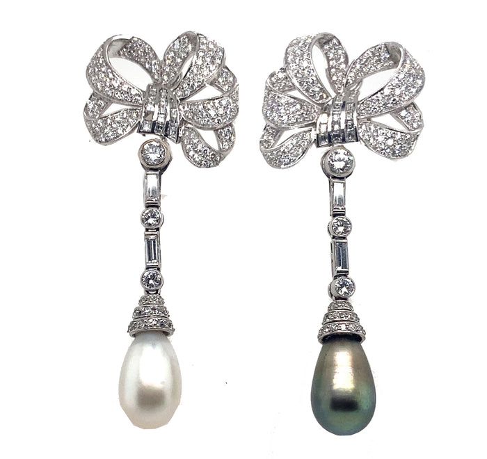 Orecchini del 1940 con diamanti e perle naturali grigie e bianche.