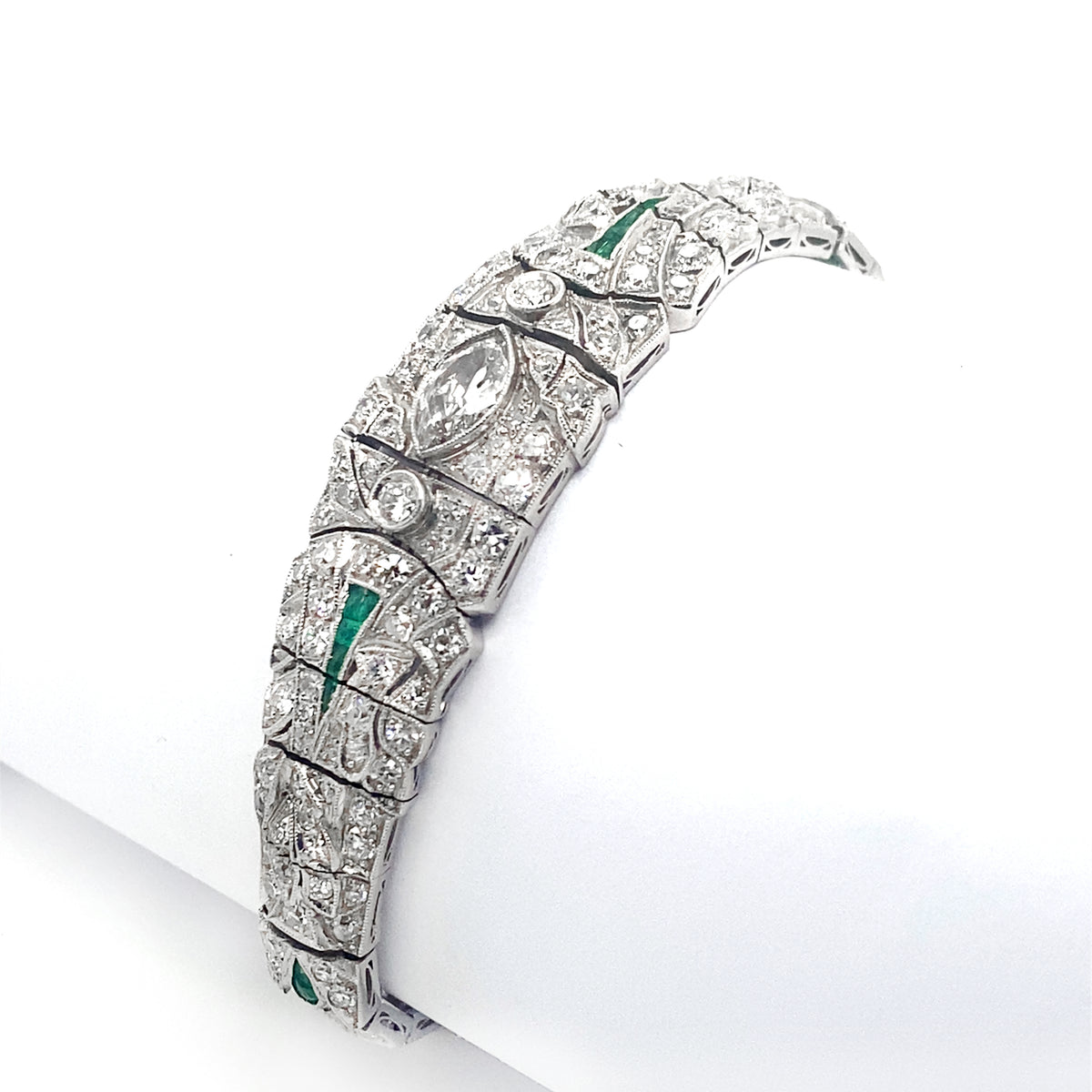 Bracciale Art Déco in platino e diamanti. 1925