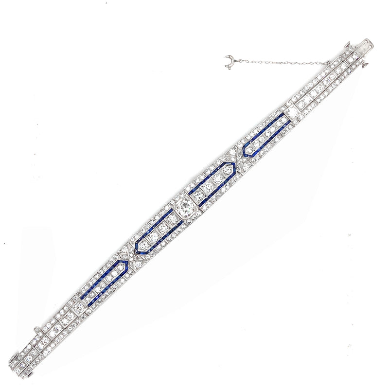 Un bracciale Art Déco in platino, diamanti e zaffiri