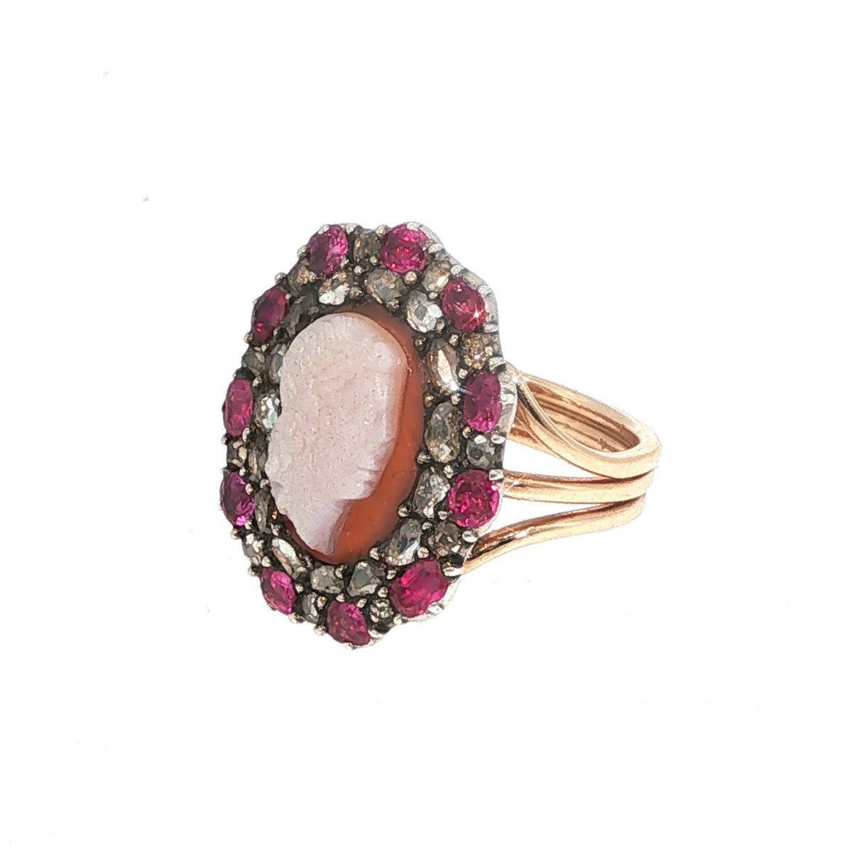 Antico anello in oro diamanti rubini e cammeoa