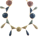 Antica collana in oro giallo con 28 cammei su lava, 1860 c.a.