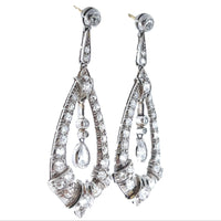 Orecchini pendenti Art Déco  in platino e diamanti, 1930 