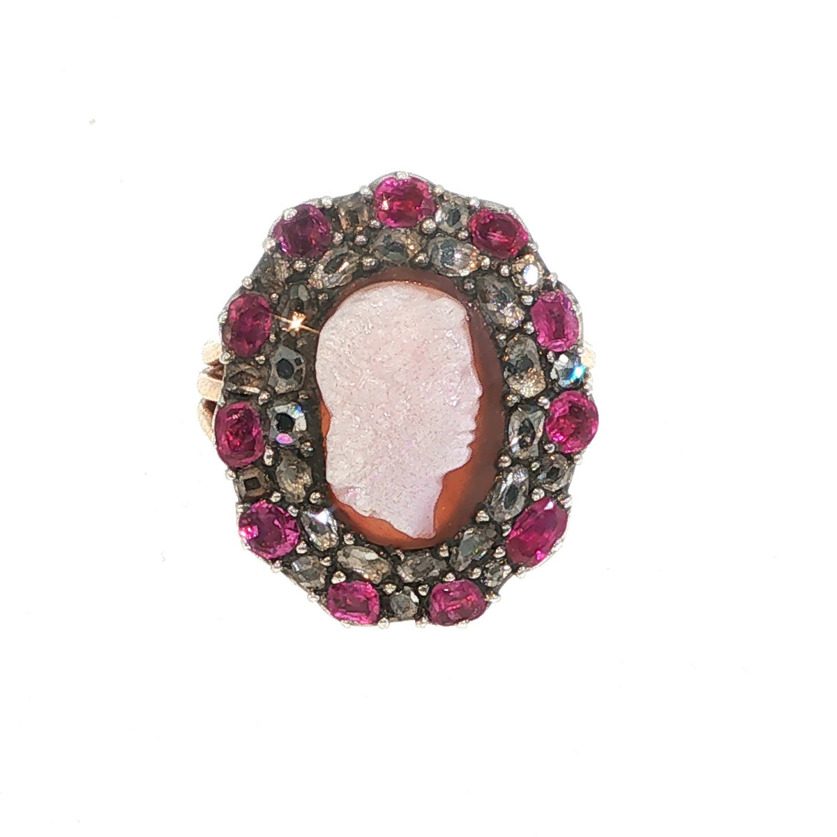 Antico anello in oro diamanti rubini e cammeoa