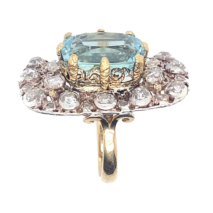 Anello antico in oro, diamanti ed acquamarina