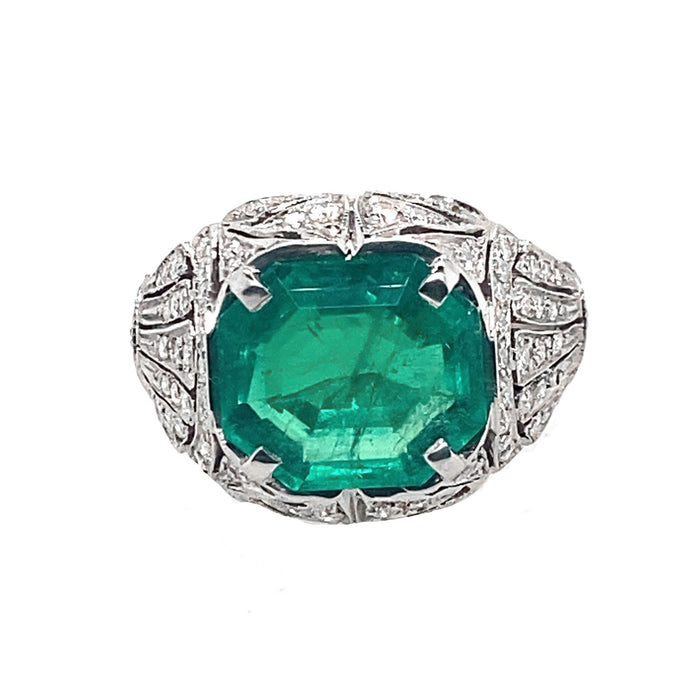 Colombian emerald and diamond ring