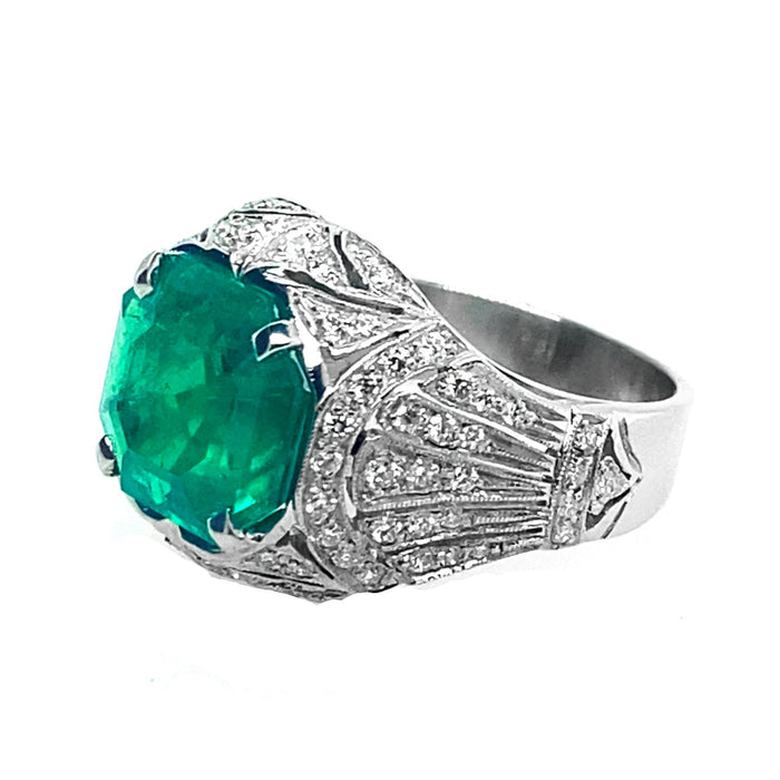 Colombian emerald and diamond ring