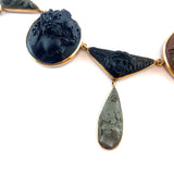Antica collana in oro giallo con 28 cammei su lava, 1860 c.a.