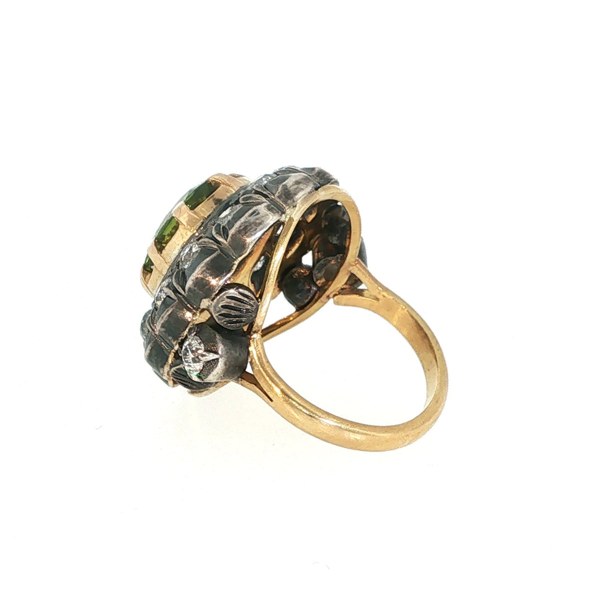 Anello antico con diamanti e peridoto