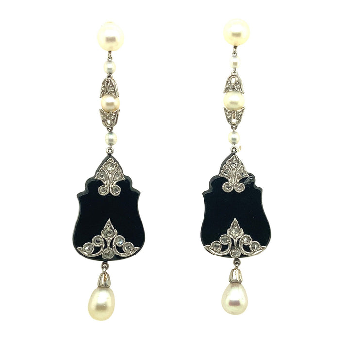Orecchini in platino diamanti perle e onice, 1920 