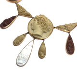 Antica collana in oro giallo con 28 cammei su lava, 1860 c.a.