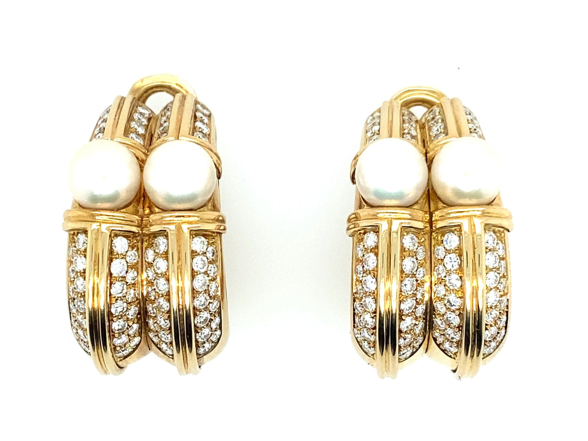 Orecchini Bulgari in oro giallo con diamanti e perle.