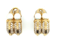 Orecchini Bulgari in oro giallo con diamanti e perle.
