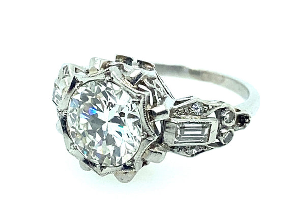 Art Déco platinum and 2.10 carats diamond engagement ring