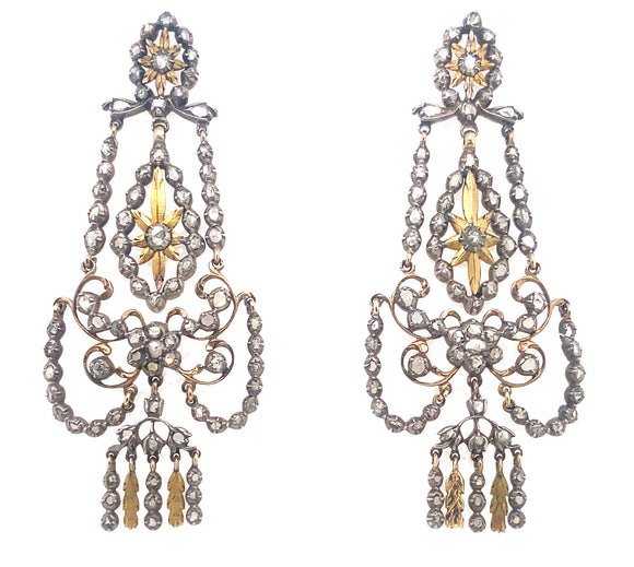 Orecchini a Chandelier in oro giallo e rose di diamante