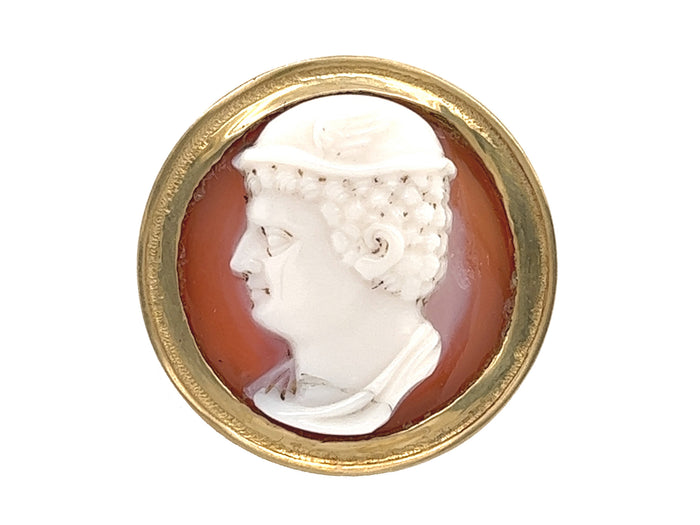 A late Victorian 12 carats gold and cameo ring depicting Mercure. Late 19th century