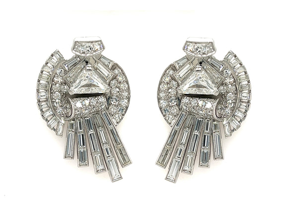 Art Déco platinum and diamond clips earrings, 1935 c.a.
