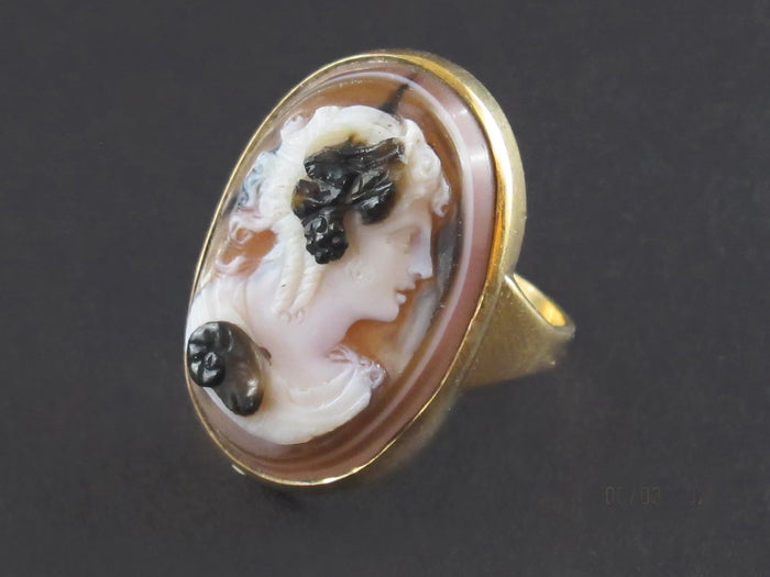 Georgian gold and agate cameo ring
