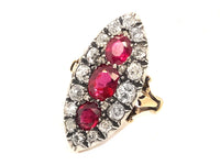 Anello vittoriano in oro, diamanti e rubini birmani, marquise, 1880 ca.