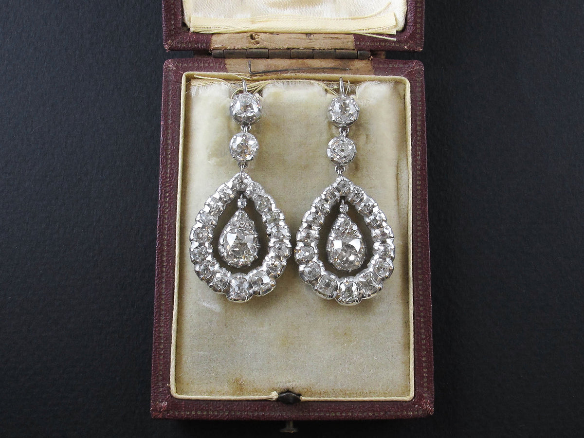 Orecchini pendenti edoardiani in platino e diamanti taglio antico, 1900 ca.