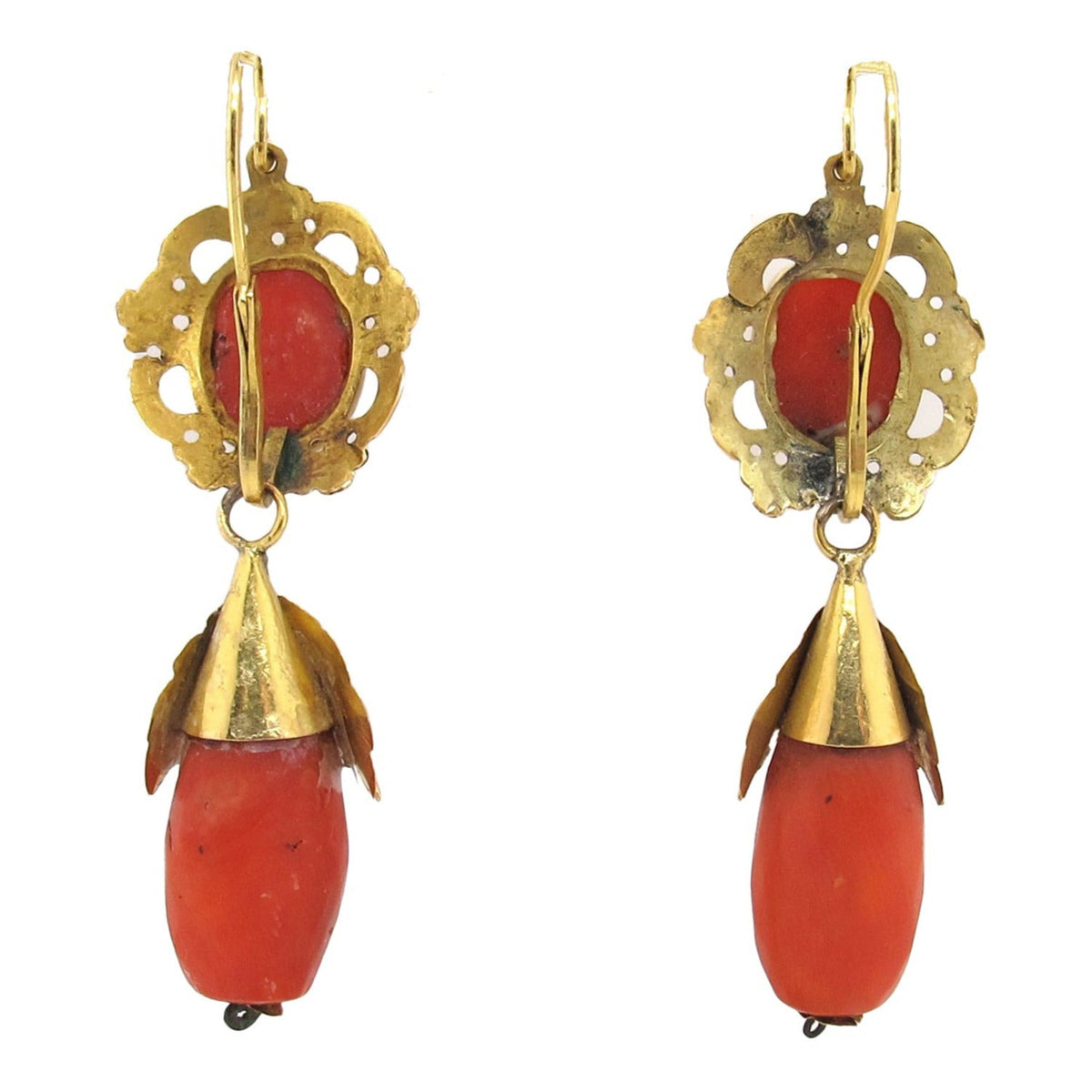 A XIX Century yellow gold and coral earrings