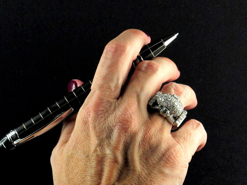 An Art Déco platinum and diamond ring. 1930 c.a