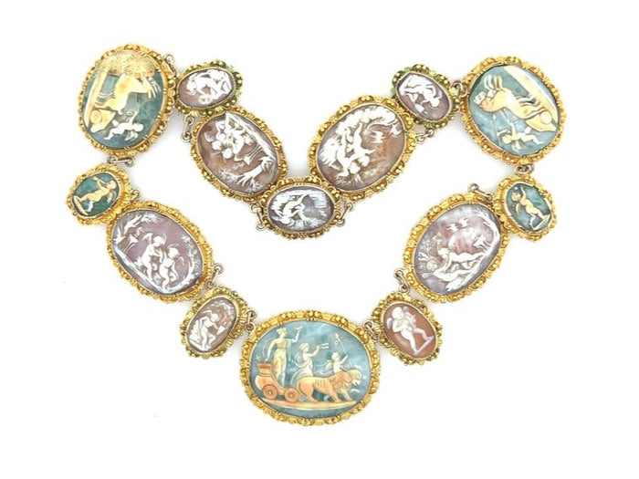 Collana georgiana in oro e cammeo, 1830.