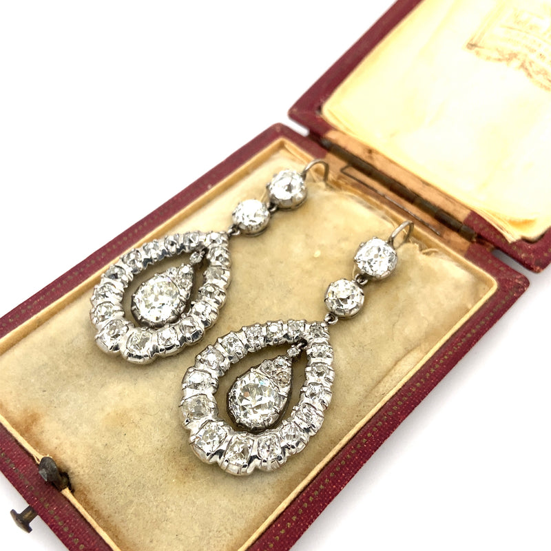 Orecchini pendenti edoardiani in platino e diamanti taglio antico, 1900 ca.