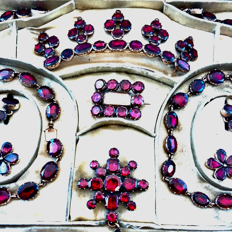Georgian gold and garnet Parure in original box