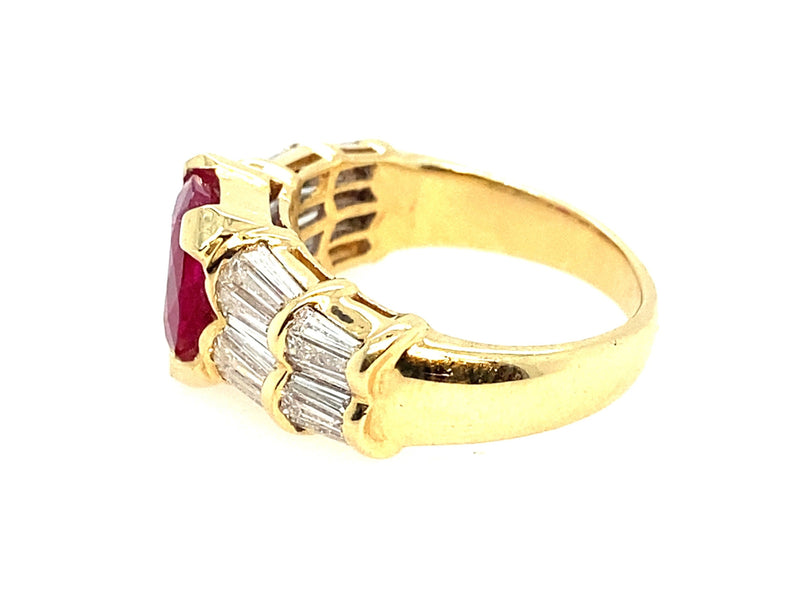 Anello con rubino e diamanti della Birmania italiana