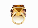 Anello in oro giallo con grande quarzo citrino e rubini, 1940 c.a. 