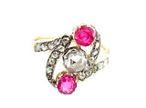 Anello in oro giallo e argento con rosa di diamante e due rubini, 1900 c.a. 