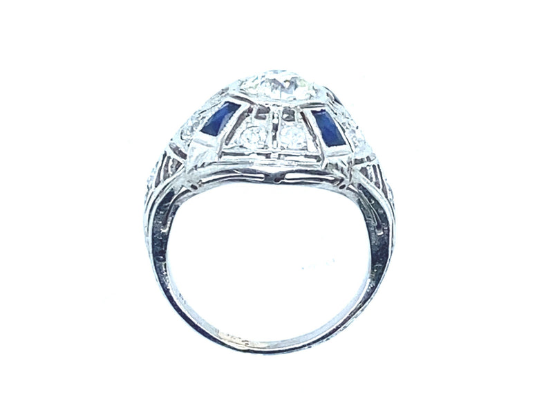 Anello Art Déco in platino con diamanti e zaffiri, 1930.