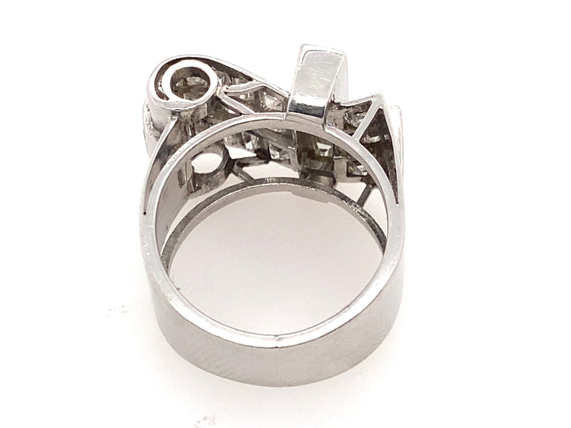 Art Deco platinum and diamond ring