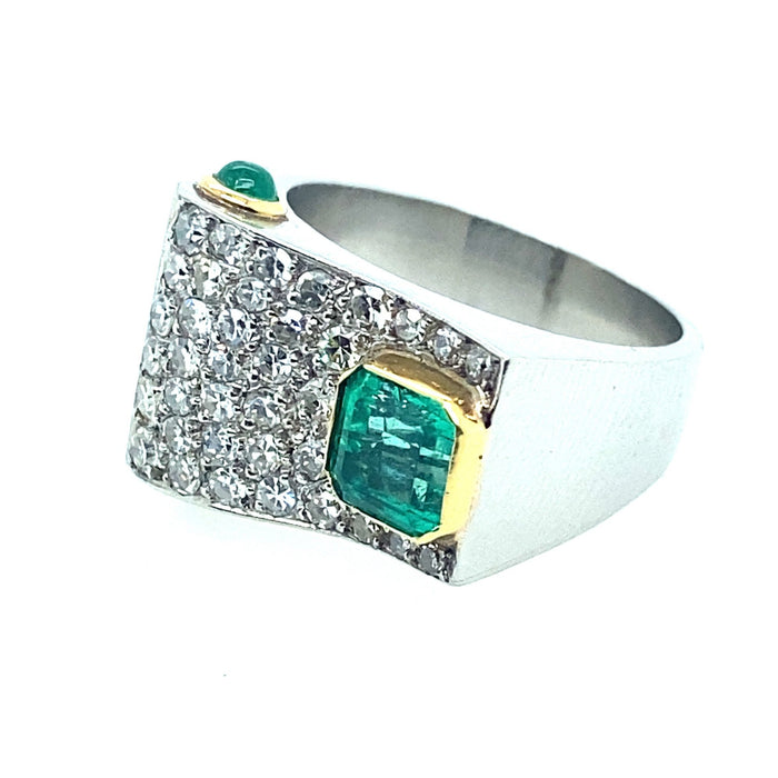 Art Déco platinum diamond and emerald ring. 1930
