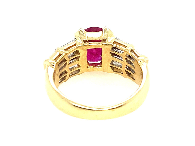 Anello con rubino e diamanti della Birmania italiana