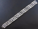 Un bracelet Art Déco en platine diamant et saphir. 1925